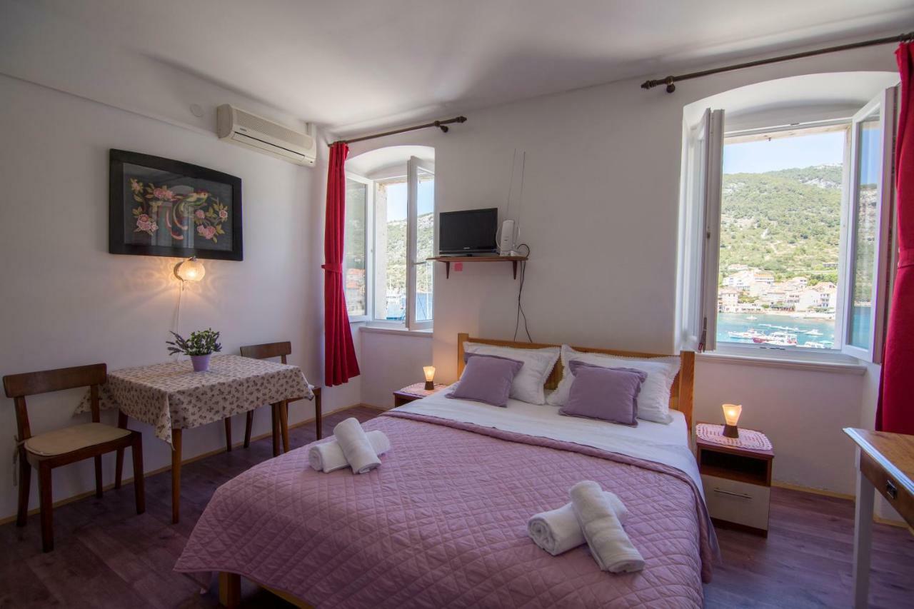 Apartment Riva 5 Komiža Екстериор снимка