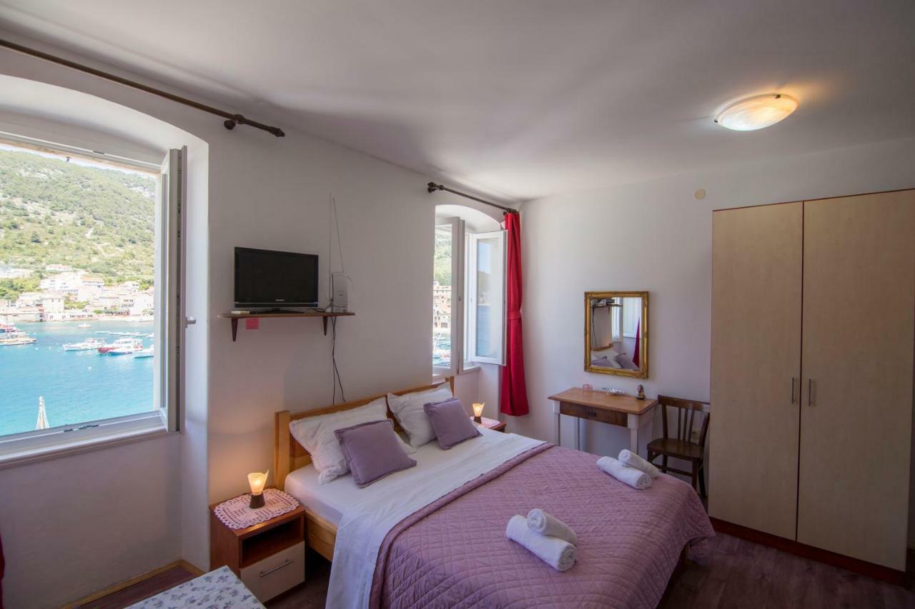 Apartment Riva 5 Komiža Екстериор снимка