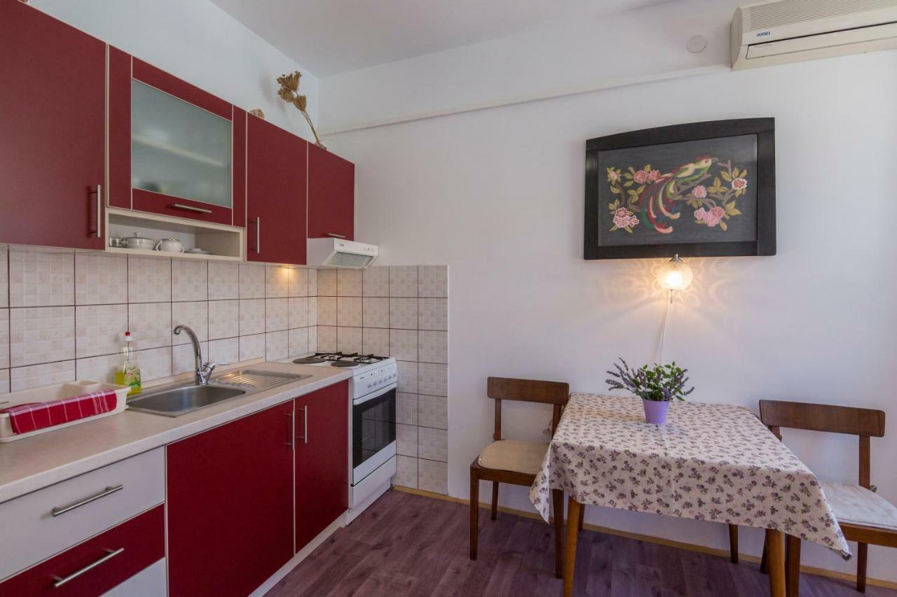 Apartment Riva 5 Komiža Екстериор снимка