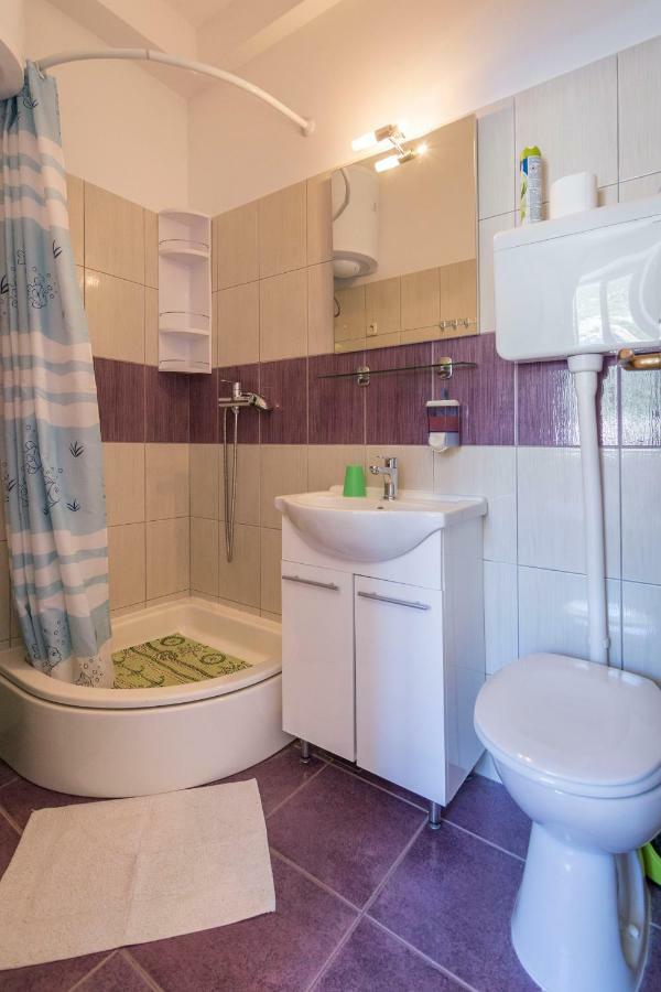 Apartment Riva 5 Komiža Екстериор снимка