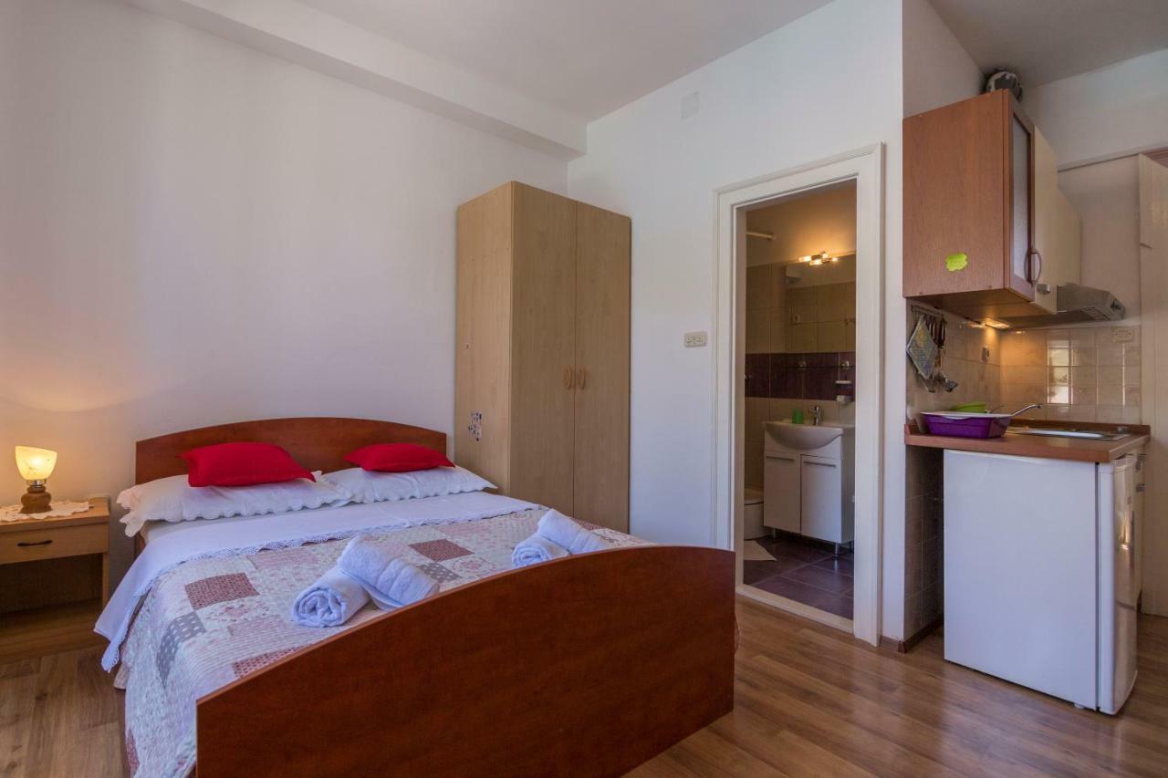 Apartment Riva 5 Komiža Екстериор снимка